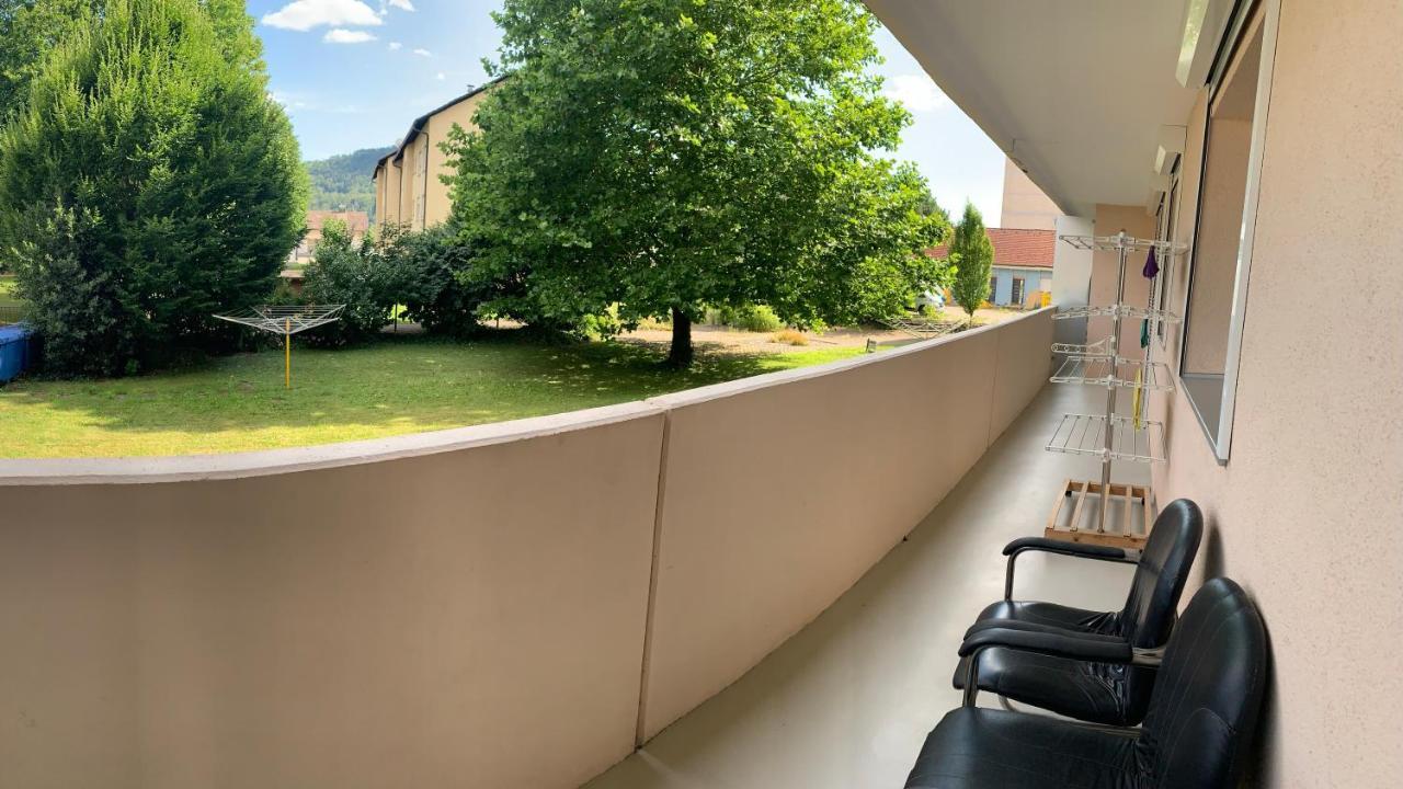 Grosse Und Helle Ferien Wohnung Mit Parkplatzen Laufenburg Exterior foto