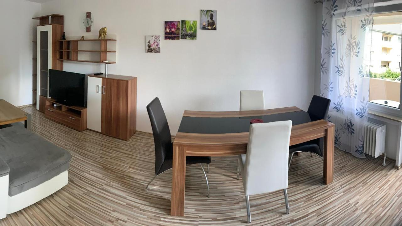 Grosse Und Helle Ferien Wohnung Mit Parkplatzen Laufenburg Exterior foto
